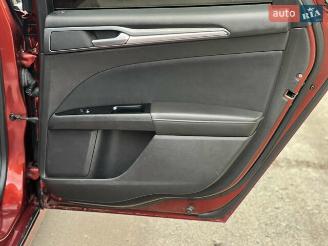 Красный Форд Фьюжн, объемом двигателя 2.52 л и пробегом 233 тыс. км за 9999 $, фото 23 на Automoto.ua