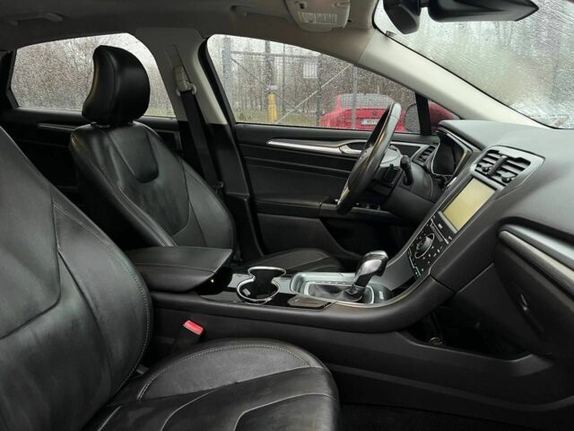 Красный Форд Фьюжн, объемом двигателя 2 л и пробегом 135 тыс. км за 9500 $, фото 17 на Automoto.ua