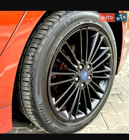 Красный Форд Фьюжн, объемом двигателя 2 л и пробегом 215 тыс. км за 9500 $, фото 7 на Automoto.ua