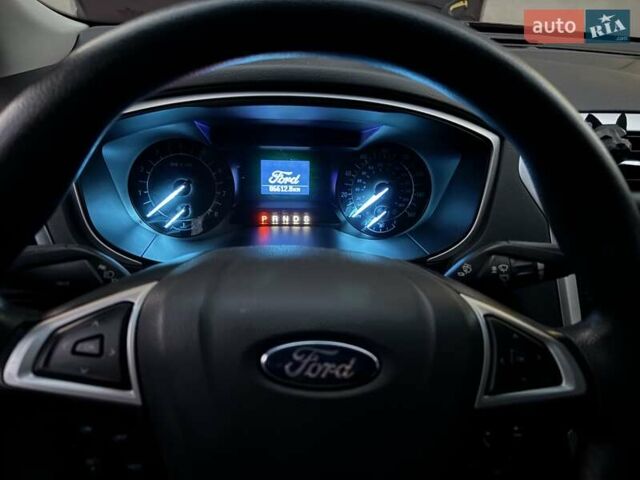 Красный Форд Фьюжн, объемом двигателя 2.49 л и пробегом 86 тыс. км за 10500 $, фото 5 на Automoto.ua