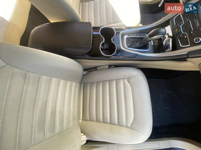 Форд Фьюжн 2014 в Броварах на Automoto.ua Красный Форд Фьюжн, объемом двигателя 2.5 л и пробегом 215 тыс. км за 9250 $, фото 39 на Automoto.ua