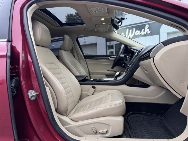 Красный Форд Фьюжн, объемом двигателя 2 л и пробегом 210 тыс. км за 10500 $, фото 22 на Automoto.ua