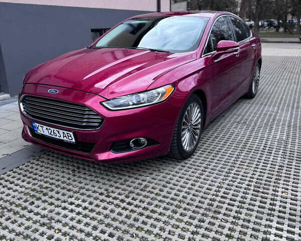 Красный Форд Фьюжн, объемом двигателя 2 л и пробегом 202 тыс. км за 8300 $, фото 3 на Automoto.ua