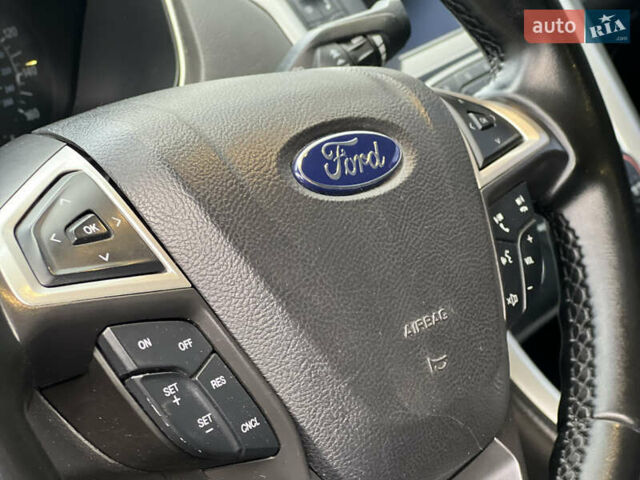 Красный Форд Фьюжн, объемом двигателя 2.52 л и пробегом 233 тыс. км за 9999 $, фото 18 на Automoto.ua