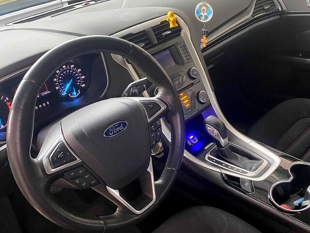 Форд Фьюжен 2014 у Києві на Automoto.ua Червоний Форд Фьюжен, об'ємом двигуна 25 л та пробігом 128 тис. км за 9300 $, фото 8 на Automoto.ua