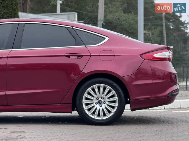 Красный Форд Фьюжн, объемом двигателя 2 л и пробегом 210 тыс. км за 10500 $, фото 7 на Automoto.ua