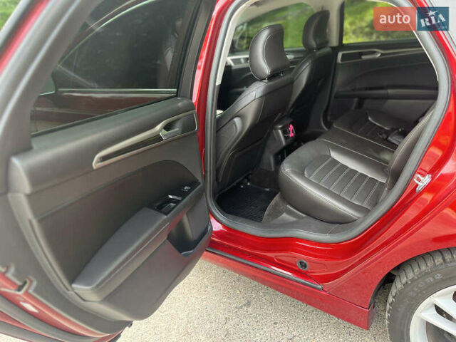 Форд Фьюжн 2014 в Львове на Automoto.ua Красный Форд Фьюжн, объемом двигателя 2 л и пробегом 223 тыс. км за 8999 $, фото 14 на Automoto.ua