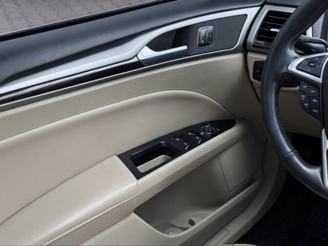 Красный Форд Фьюжн, объемом двигателя 2 л и пробегом 210 тыс. км за 10500 $, фото 18 на Automoto.ua