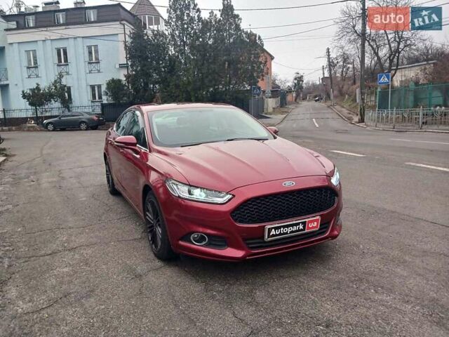 Красный Форд Фьюжн, объемом двигателя 2 л и пробегом 235 тыс. км за 10390 $, фото 2 на Automoto.ua