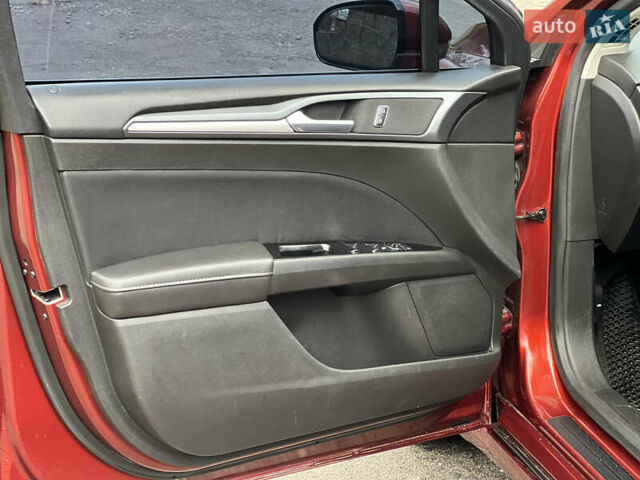 Красный Форд Фьюжн, объемом двигателя 2.52 л и пробегом 233 тыс. км за 9999 $, фото 15 на Automoto.ua