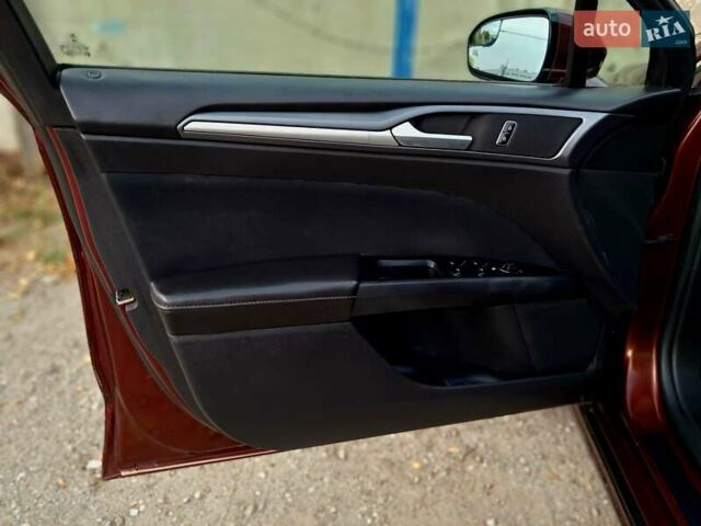 Красный Форд Фьюжн, объемом двигателя 2.5 л и пробегом 190 тыс. км за 8900 $, фото 25 на Automoto.ua