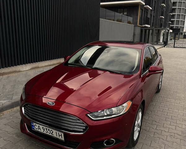 Червоний Форд Фьюжен, об'ємом двигуна 2 л та пробігом 236 тис. км за 10800 $, фото 4 на Automoto.ua