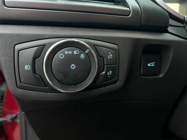 Красный Форд Фьюжн, объемом двигателя 2 л и пробегом 135 тыс. км за 9500 $, фото 18 на Automoto.ua