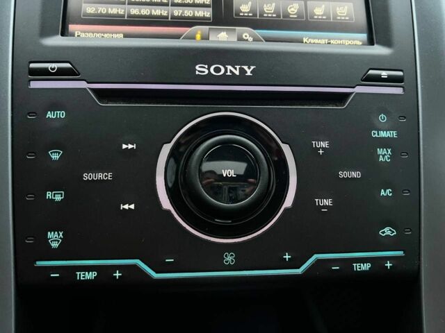 Красный Форд Фьюжн, объемом двигателя 2 л и пробегом 135 тыс. км за 9500 $, фото 11 на Automoto.ua