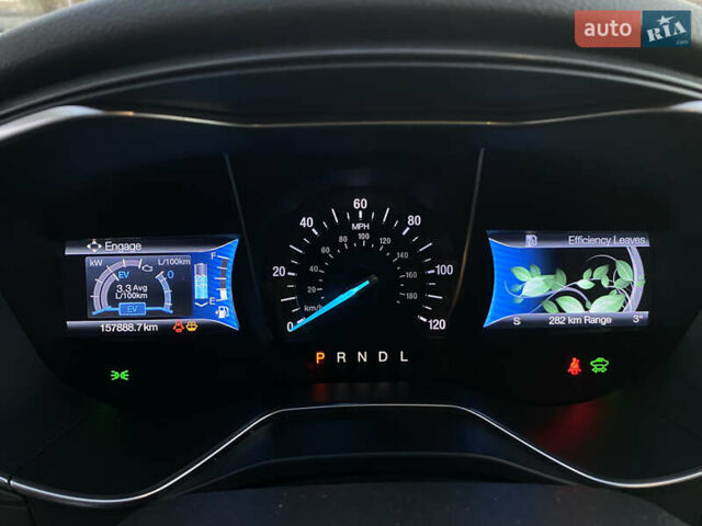 Красный Форд Фьюжн, объемом двигателя 2 л и пробегом 166 тыс. км за 11900 $, фото 12 на Automoto.ua