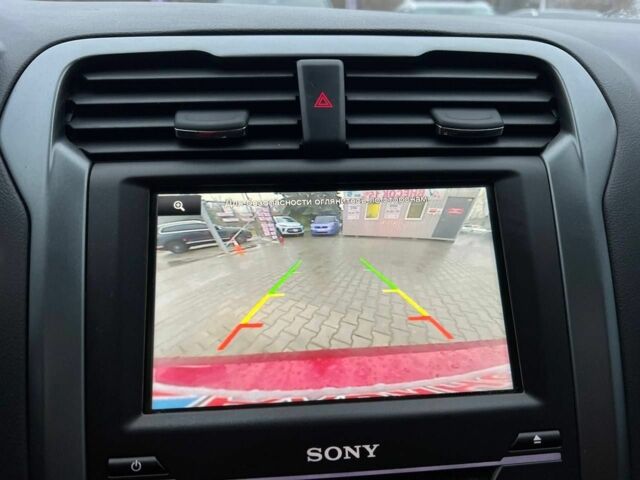 Красный Форд Фьюжн, объемом двигателя 2 л и пробегом 135 тыс. км за 9500 $, фото 10 на Automoto.ua