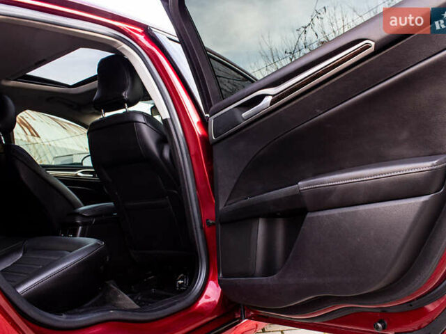 Красный Форд Фьюжн, объемом двигателя 2 л и пробегом 94 тыс. км за 14900 $, фото 31 на Automoto.ua