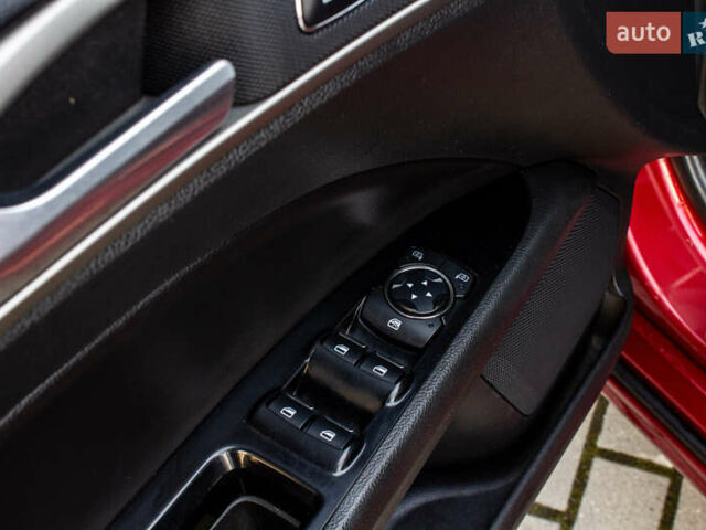 Красный Форд Фьюжн, объемом двигателя 2 л и пробегом 94 тыс. км за 14900 $, фото 43 на Automoto.ua