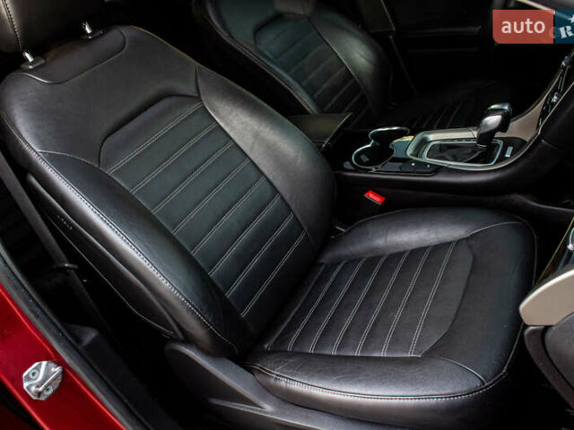 Красный Форд Фьюжн, объемом двигателя 2 л и пробегом 94 тыс. км за 14900 $, фото 41 на Automoto.ua