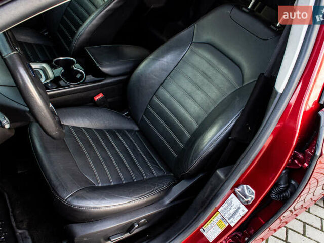 Красный Форд Фьюжн, объемом двигателя 2 л и пробегом 94 тыс. км за 14900 $, фото 47 на Automoto.ua