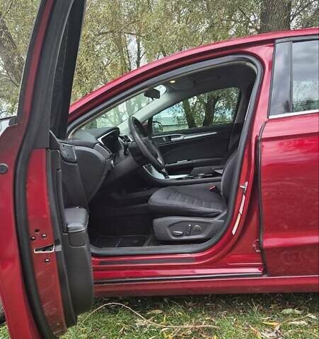 Красный Форд Фьюжн, объемом двигателя 2.49 л и пробегом 214 тыс. км за 9300 $, фото 5 на Automoto.ua