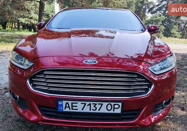 Красный Форд Фьюжн, объемом двигателя 2 л и пробегом 163 тыс. км за 12500 $, фото 1 на Automoto.ua