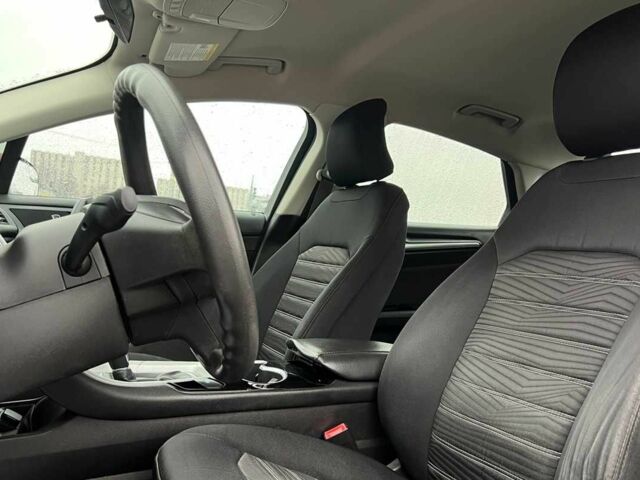 Красный Форд Фьюжн, объемом двигателя 2.5 л и пробегом 181 тыс. км за 11800 $, фото 6 на Automoto.ua