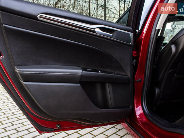 Красный Форд Фьюжн, объемом двигателя 2 л и пробегом 94 тыс. км за 14900 $, фото 36 на Automoto.ua