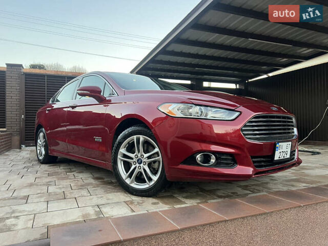 Красный Форд Фьюжн, объемом двигателя 2 л и пробегом 96 тыс. км за 13000 $, фото 8 на Automoto.ua