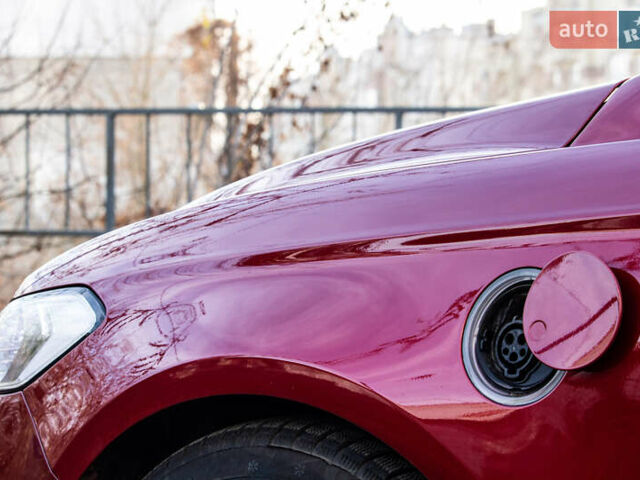 Красный Форд Фьюжн, объемом двигателя 2 л и пробегом 94 тыс. км за 14900 $, фото 14 на Automoto.ua