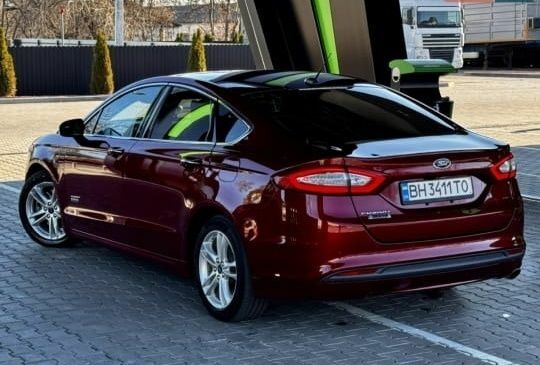 Форд Фьюжен 2015 у Одесі на Automoto.ua Червоний Форд Фьюжен, об'ємом двигуна 2 л та пробігом 200 тис. км за 11800 $, фото 1 на Automoto.ua