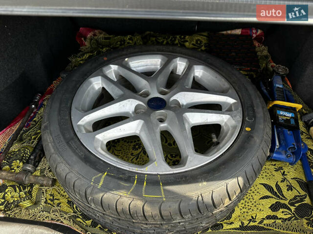 Форд Фьюжн 2015 в Львове на Automoto.ua Красный Форд Фьюжн, объемом двигателя 2.5 л и пробегом 181 тыс. км за 11000 $, фото 9 на Automoto.ua