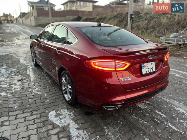 Красный Форд Фьюжн, объемом двигателя 2 л и пробегом 96 тыс. км за 13000 $, фото 2 на Automoto.ua