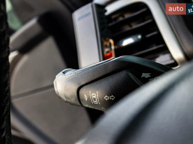 Красный Форд Фьюжн, объемом двигателя 2 л и пробегом 94 тыс. км за 14900 $, фото 49 на Automoto.ua