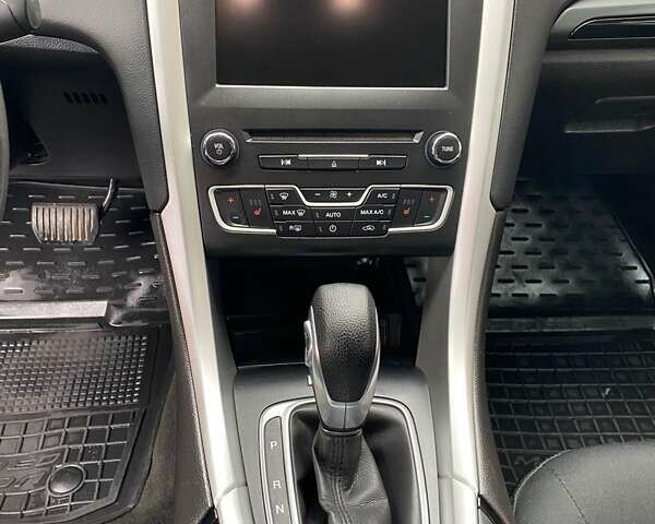 Форд Фьюжн 2015 в Ивано-Франковске на Automoto.ua Красный Форд Фьюжн, объемом двигателя 2.49 л и пробегом 178 тыс. км за 10900 $, фото 41 на Automoto.ua