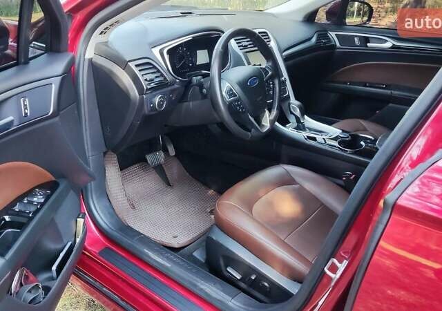 Красный Форд Фьюжн, объемом двигателя 2 л и пробегом 163 тыс. км за 12500 $, фото 2 на Automoto.ua