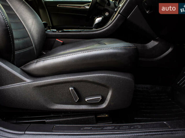 Красный Форд Фьюжн, объемом двигателя 2 л и пробегом 94 тыс. км за 14900 $, фото 40 на Automoto.ua