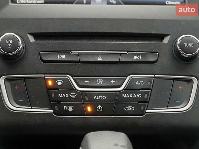 Красный Форд Фьюжн, объемом двигателя 2.49 л и пробегом 181 тыс. км за 11800 $, фото 13 на Automoto.ua