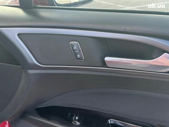 Форд Фьюжн 2015 в Львове на Automoto.ua Красный Форд Фьюжн, объемом двигателя 1.5 л и пробегом 80 тыс. км за 7800 $, фото 15 на Automoto.ua