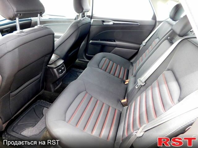 Красный Форд Фьюжн, объемом двигателя 2.5 л и пробегом 179 тыс. км за 10777 $, фото 7 на Automoto.ua