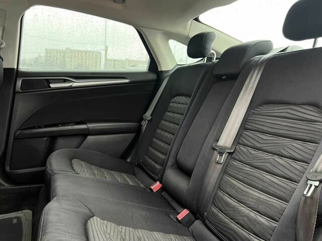 Красный Форд Фьюжн, объемом двигателя 2.5 л и пробегом 181 тыс. км за 11800 $, фото 18 на Automoto.ua