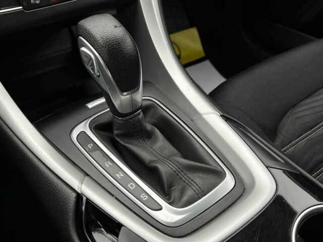 Красный Форд Фьюжн, объемом двигателя 2.5 л и пробегом 181 тыс. км за 11800 $, фото 14 на Automoto.ua