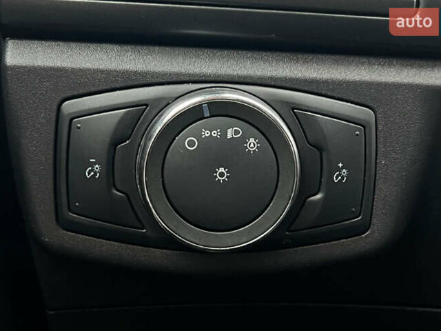 Красный Форд Фьюжн, объемом двигателя 2.49 л и пробегом 181 тыс. км за 11800 $, фото 15 на Automoto.ua