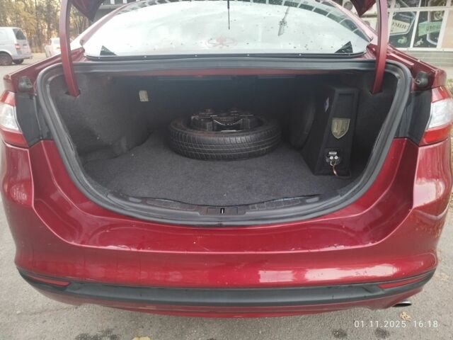 Красный Форд Фьюжн, объемом двигателя 2.5 л и пробегом 160 тыс. км за 11000 $, фото 9 на Automoto.ua