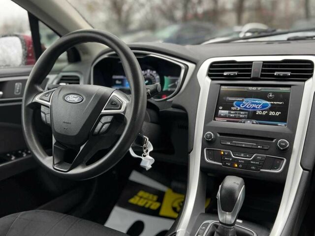 Красный Форд Фьюжн, объемом двигателя 2.5 л и пробегом 181 тыс. км за 11800 $, фото 17 на Automoto.ua