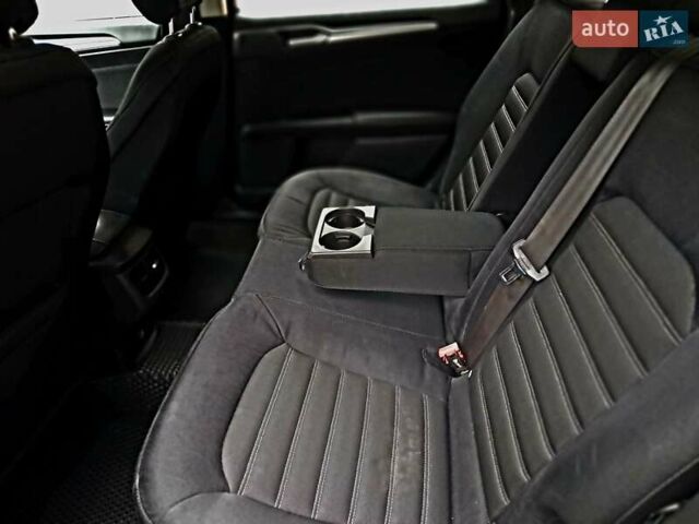 Красный Форд Фьюжн, объемом двигателя 2.5 л и пробегом 191 тыс. км за 8990 $, фото 7 на Automoto.ua