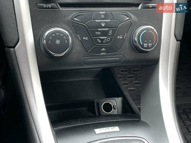 Форд Фьюжен 2015 у Києві на Automoto.ua Червоний Форд Фьюжен, об'ємом двигуна 1.5 л та пробігом 139 тис. км за 10490 $, фото 26 на Automoto.ua