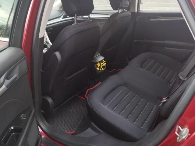 Красный Форд Фьюжн, объемом двигателя 2.5 л и пробегом 160 тыс. км за 11000 $, фото 2 на Automoto.ua