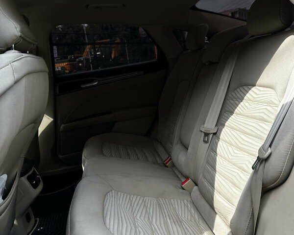 Красный Форд Фьюжн, объемом двигателя 2.49 л и пробегом 150 тыс. км за 8800 $, фото 10 на Automoto.ua