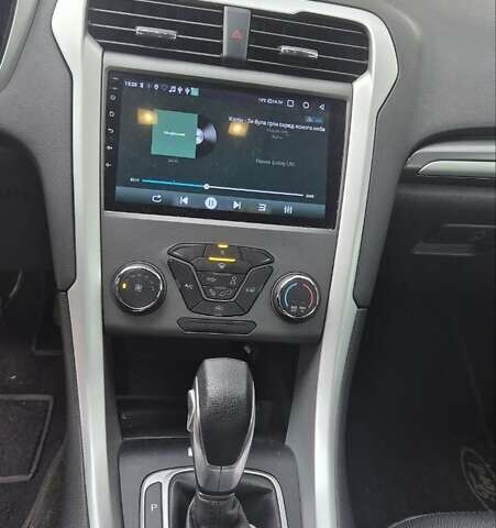 Красный Форд Фьюжн, объемом двигателя 2.49 л и пробегом 214 тыс. км за 9300 $, фото 6 на Automoto.ua